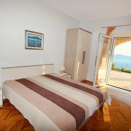 Mare-2 Apartment