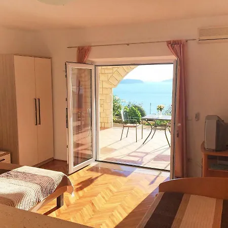Apartment Mare-2